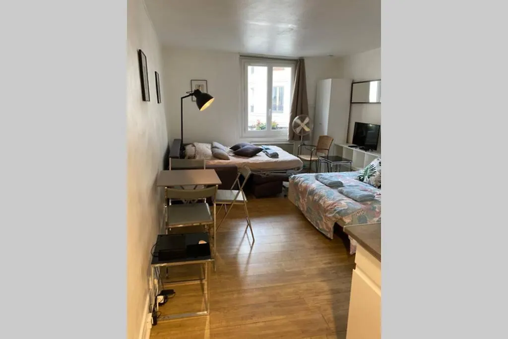 Large, Hyper Central Studio. Historical Apartament *