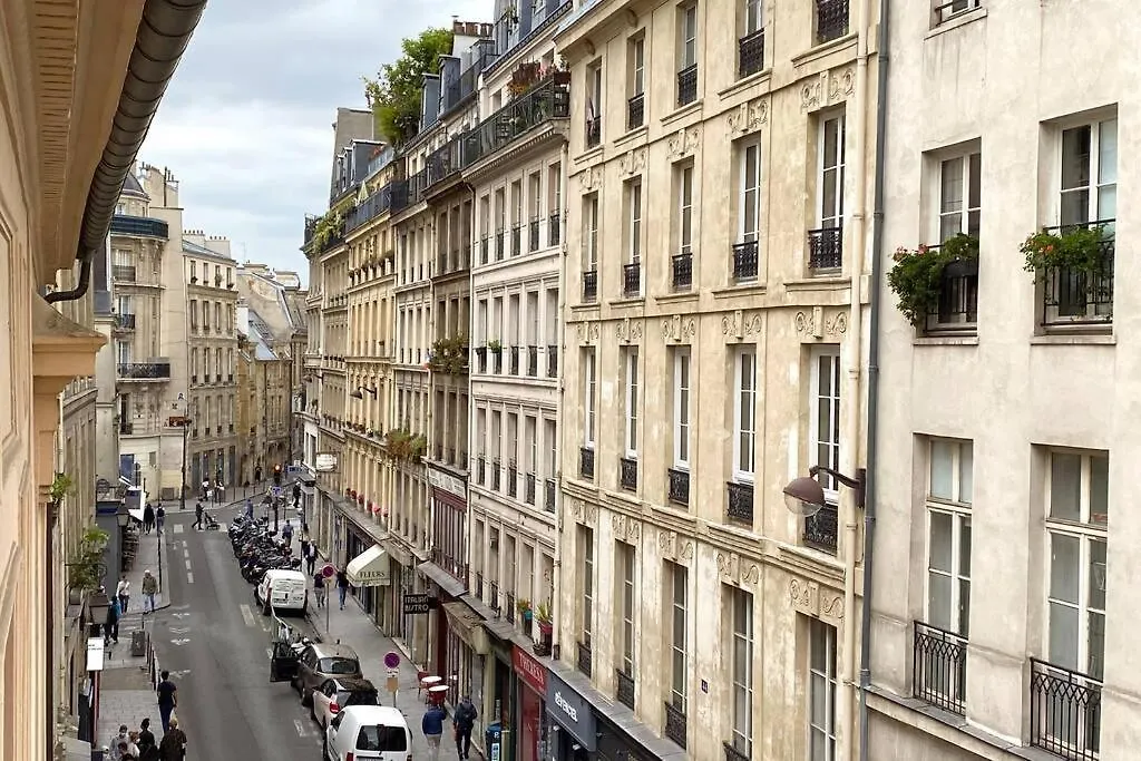 Large, Hyper Central Studio. Historical Lägenhet Paris